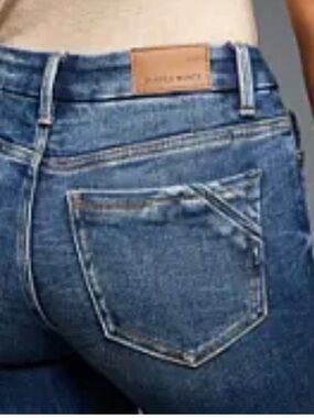 Buckle Women's Skinny Jeans in Blue Denim
